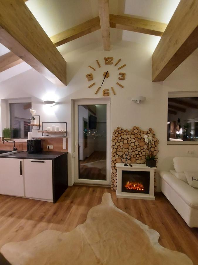 Auszeit Steiraland Penthouse 9 Mit Grossen Balkon Und Parkplatz Apartment Leoben  Exterior photo