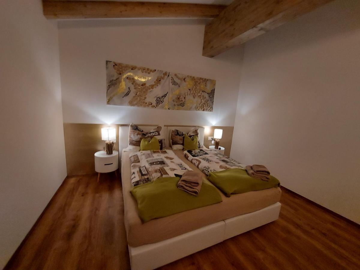 Auszeit Steiraland Penthouse 9 Mit Grossen Balkon Und Parkplatz Apartment Leoben  Exterior photo
