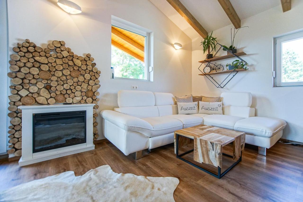 Auszeit Steiraland Penthouse 9 Mit Grossen Balkon Und Parkplatz Apartment Leoben  Exterior photo